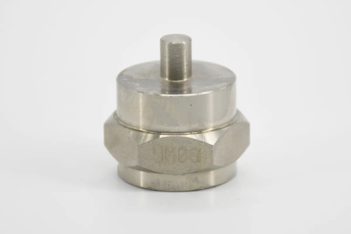 UM8 - SOCKET M8